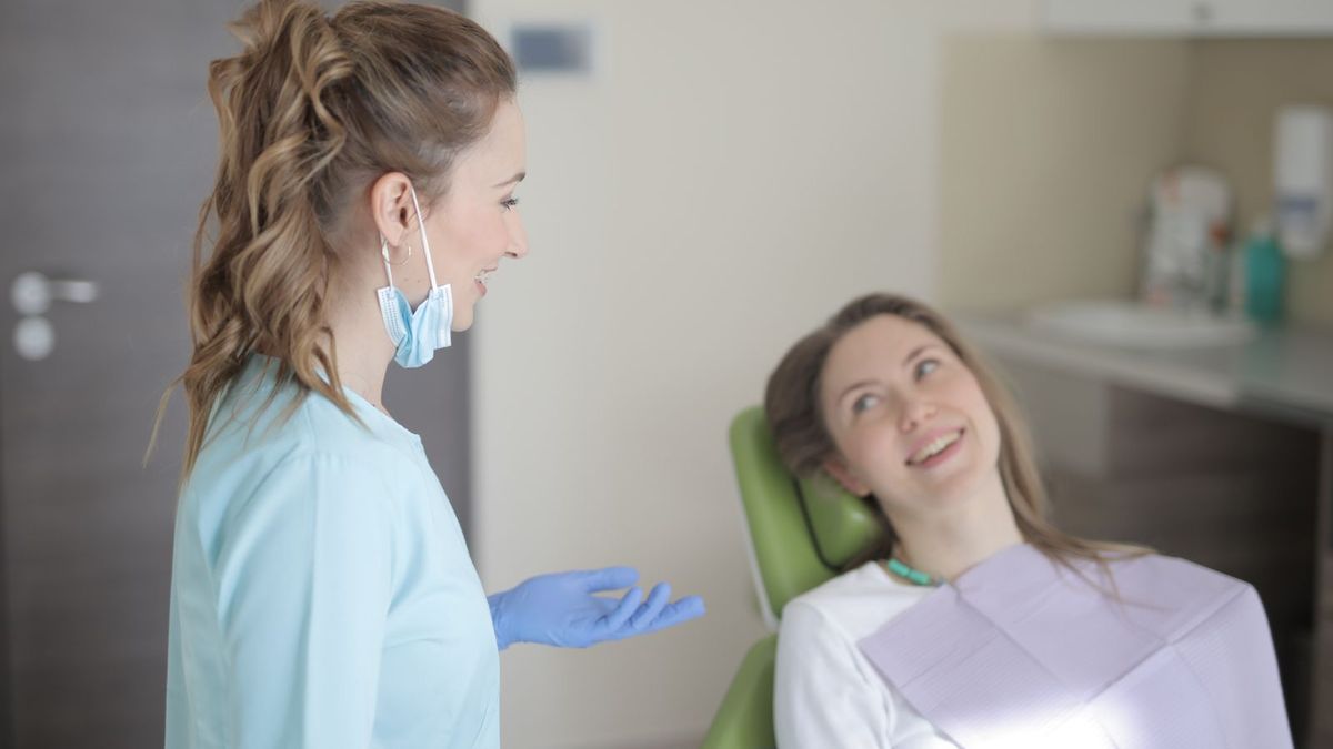 Paciente em consulta sobre implante dentário em São Bernardo do Campo
